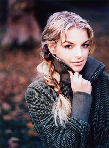 Yvonne Catterfeld – Yvonne macht nicht nur im Fernsehen eine gute Figur. – 
