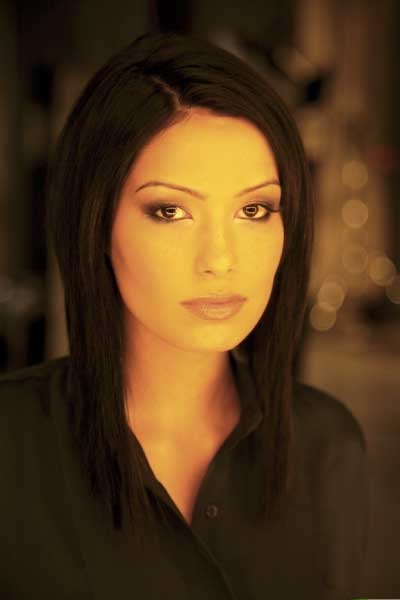 Zascha Moktan – Shootingstar mit deutschen Wurzeln. – Mit "The Bottom Line" will sie durchstarten.