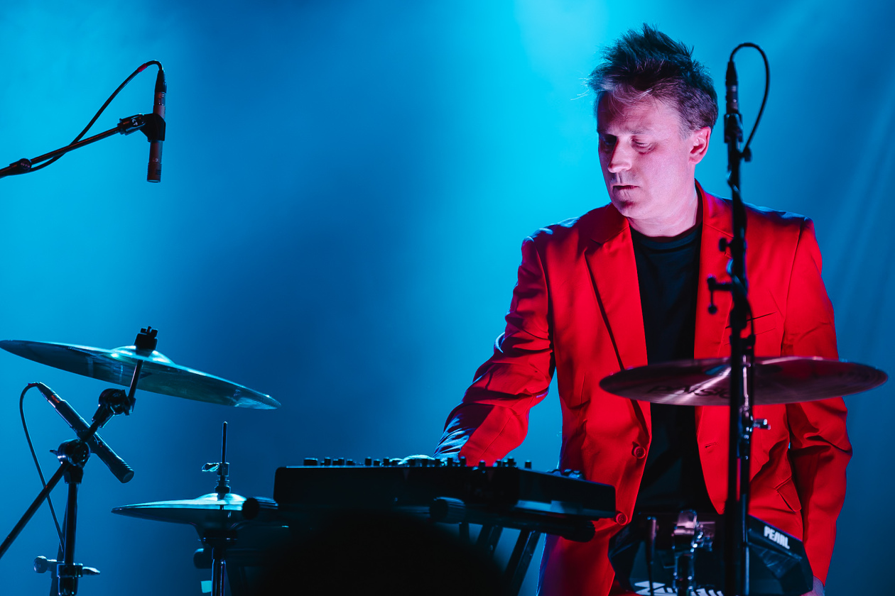Zoot Woman – Relaxter Start in den Diskoabend:  Johnny und Adam Blake in Berlin. – Adam Blake.