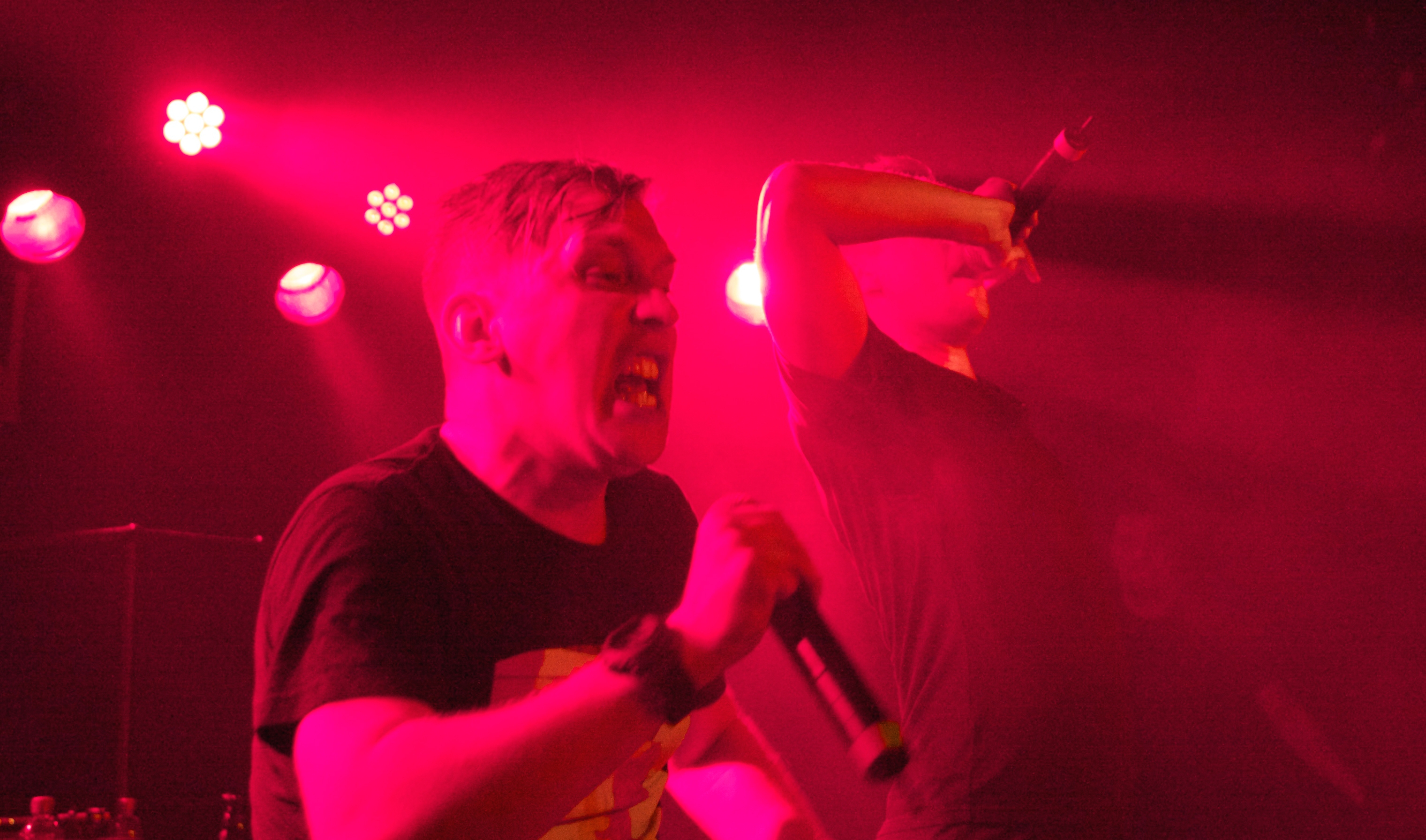 Zwei Berliner auf "Endlich Wieder Krieg"-Tour. – Grim104 (li.) und Testo sind Zugezogen Maskulin.