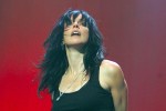 Liebe will nicht, Liebe kämpft nicht, Liebe ... nun ja., Nena live in der Kölnarena 2005 | © laut.de (Fotograf: Peter Wafzig)