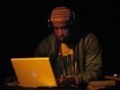 Im Februar 2006 rockt der A Tribe Called Quest-Produzent Joe Zawinuls Wiener Jazz-Club Birdland., Der Tribe rockt Joe Zawinuls Birdland | © LAUT AG (Fotograf: Alexander Engelen)