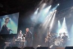 Xavier Naidoo mit den Söhnen Mannheims bei 'Rock gegen rechte Gewalt' in Berlin., Live in Berlin 2001 | © LAUT AG (Fotograf: Joachim Gauger)