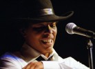 Ohne Hut geht bei Marla gar nix!, Die Soul-Diva am 2.12. 2002 in Köln | © LAUT AG (Fotograf: Peter Wafzig)