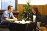 Robert Smith steht Michael Schuh Rede und Antwort, Interview vom 13.07. 2002 | © LAUT AG (Fotograf: Martin Mengele)