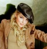 Yvonne macht nicht nur im Fernsehen eine gute Figur., Bitte schön lächeln ... | © BMG Music (Fotograf: )
