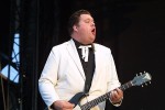 Live auf dem Southside 2004, Dinos im Anzug | © LAUT AG (Fotograf: Martin Mengele)