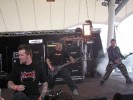 Illdisposed rocken schon beinahe zu cool, dafür aber mit beknackten deutschen Ansagen., Rock Hard Festival 2004 | © LAUT AG (Fotograf: Michael Edele)