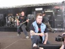 Illdisposed rocken schon beinahe zu cool, dafür aber mit beknackten deutschen Ansagen., Rock Hard Festival 2004 | © LAUT AG (Fotograf: Michael Edele)