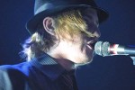 Köln feiert Style und Glamour. Live im Gloria 2004., Achtung: Hier spricht die Interpolizei! | © laut.de (Fotograf: Martin Mengele)