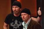 Im 30. Jahr ihrer Karriere besuchten U2 zum ersten Mal ein deutsches TV-Studio., U2 auf Raabs Sofa | © Brainpool (Fotograf: )