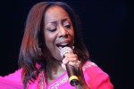 Zwischen Soul, Pop und Jazz changierend: Oleta live in Bonn., Oleta Adams live 2005 | © laut.de (Fotograf: Peter Wafzig)