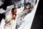 Eben noch bei Gottschalks "Wetten, dass ...?", nun schon wieder allein auf der Bühne: Lionel Richie., Live in Köln 2007 | © laut.de (Fotograf: Peter Wafzig)