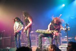 Die Briten machen sich trotz technischer Fertigkeiten weitgehend zum Affen., DragonForce im Schlachthof, Wiesbaden. | © laut.de (Fotograf: Michael Edele)