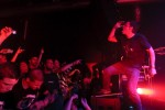 Der Bass wummert, die Menge johlt, der Schweiß trieft von der Decke., Live im Rohstofflager Zürich | © laut.de (Fotograf: Florian Schade)