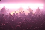 Der Bass wummert, die Menge johlt, der Schweiß trieft von der Decke., Live im Rohstofflager Zürich | © laut.de (Fotograf: Florian Schade)