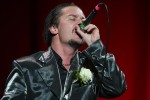 "Reunited and it feels so good reunited 'cause we understood there's one perfect fit And, sugar, this one is it. We both are so excited 'Cause we're reunited, hey, hey ...", Faith No More Headliner beim Southside 2009 | © laut.de (Fotograf: Florian Schade)