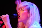 Ein echtes Postergirl zu Gast in Kölns Wohnzimmer., Live im Gebäude 9 | © laut.de (Fotograf: Peter Wafzig)