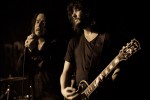 In dem verschwitzten Stuttgarter Club drängen sich die Menschen bis ins Freie hinaus., Garcia plays Kyuss in der Röhre, 2010. | © laut.de (Fotograf: Florian Schade)