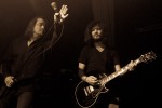 In dem verschwitzten Stuttgarter Club drängen sich die Menschen bis ins Freie hinaus., Garcia plays Kyuss in der Röhre, 2010. | © laut.de (Fotograf: Florian Schade)