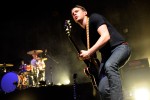 Sie sind eine Liveband. Daran lassen sie in Köln nicht den geringsten Zweifel., Kein Affentheater - Arctic Monkeys 2011 | © laut.de (Fotograf: Peter Wafzig)