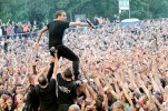 Unser Fotograf Michael Grein war bei den Donots auf der Bühne ..., Taubertal 2011 | © laut.de (Fotograf: Michael Grein)