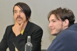 Anthony Kiedis und Josh Klinghoffer beim Interview im Kölner Hyatt Hotel., Beim Interview, Köln 2011 | © laut.de (Fotograf: Jan Knoff)
