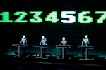 Drei Konzerte an zwei Tagen: Die Menschmaschinen stöpseln in der Alten Kongresshalle ein., Live, München 2011 | © laut.de (Fotograf: Charlotte Feigelbinder)