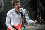 Nach dem Split vom Bruder zeigt Noel Gallagher wo es lang geht., Köln 2011 | © laut.de (Fotograf: Peter Wafzig)