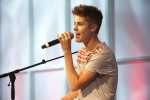 Justin Bieber unplugged am Frankfurter Flughafen., Frankfurt, 2012 | © laut.de (Fotograf: Michael Grein)