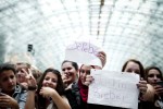 Justin Bieber unplugged am Frankfurter Flughafen., Frankfurt, 2012 | © laut.de (Fotograf: Michael Grein)