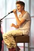 Justin Bieber unplugged am Frankfurter Flughafen., Frankfurt, 2012 | © laut.de (Fotograf: Michael Grein)