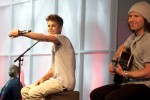Justin Bieber unplugged am Frankfurter Flughafen., Frankfurt, 2012 | © laut.de (Fotograf: Michael Grein)
