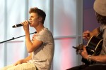 Justin Bieber unplugged am Frankfurter Flughafen., Frankfurt, 2012 | © laut.de (Fotograf: Michael Grein)