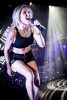 Als wär der Sommer in der Stadt gewesen - im kurzen Outfit on stage., 2014 in der Stadthalle, Offenbach | © laut.de (Fotograf: Stefan Holtzem)