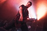 On stage mit In Flames., Berlin, C-Halle, 2014 | © laut.de (Fotograf: Andreas Koesler)