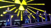Kraftwerk zu Gast in Mies Van der Rohes Glaskasterl., Neue Nationalgalerie Berlin, 2015 | © laut.de (Fotograf: Alexander Cordas)