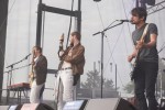 Viel viel Liebe für die Band der Stunde., Maifeld Derby 2015 | © laut.de (Fotograf: Simon Langemann)