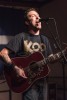 Frank Turner solo auf dem Escobar Sun Deck in Berlin., Live in Berlin 2015 | © (Fotograf: )