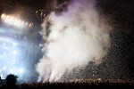 Feuer, Rauch, Licht - der visuelle Overkill auf der Crater Stage., Rock am Ring 2016 | © laut.de (Fotograf: Bjørn Jansen)