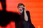 Stinkefinger in Richtung Terror: Campino und Band., Rock am Ring, 2017 | © laut.de (Fotograf: Bjørn Jansen)