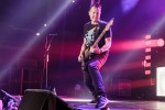 Travis Barker, Mark Hoppus und Matt Skiba im Ruhrgebiet., Oberhausen, König-Pilsener-Arena, 2017 | © laut.de (Fotograf: Rainer Keuenhof)