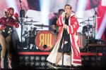 Weit über 40.000 wollten den britischen Popstar auf der Bühne erleben., Düsseldorf, Esprit-Arena 2017 | © laut.de (Fotograf: Rainer Keuenhof)