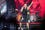 Weit über 40.000 wollten den britischen Popstar auf der Bühne erleben., Düsseldorf, Esprit-Arena 2017 | © laut.de (Fotograf: Rainer Keuenhof)