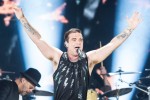 Weit über 40.000 wollten den britischen Popstar auf der Bühne erleben., Düsseldorf, Esprit-Arena 2017 | © laut.de (Fotograf: Rainer Keuenhof)