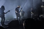 Die Belgier zelebrieren ihre "Mass VI"-Releaseshow – mit Kunstausstellung und Körperritual., Brüssel, Ancienne Belgique, 2017 | © laut.de (Fotograf: Alex Klug)