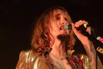 Die Engländer halten mit "Pinewood Smile" die Glam-Fahne hoch., Berlin, Columbia Theater, 2017 | © laut.de (Fotograf: Manuel Berger)