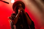 Akua Naru feiert "The Blackest Joy": "Joy as a political act. A form of resistance.", Berlin, SO36, 2018 | © laut.de (Fotograf: Manuel Berger)