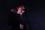 Orange Feeling mit Jenny Rossander und ihrer Lightshow., Roskilde, 2019 | © laut.de (Fotograf: Manuel Berger)