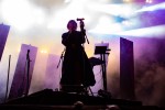 Orange Feeling mit Jenny Rossander und ihrer Lightshow., Roskilde, 2019 | © laut.de (Fotograf: Manuel Berger)